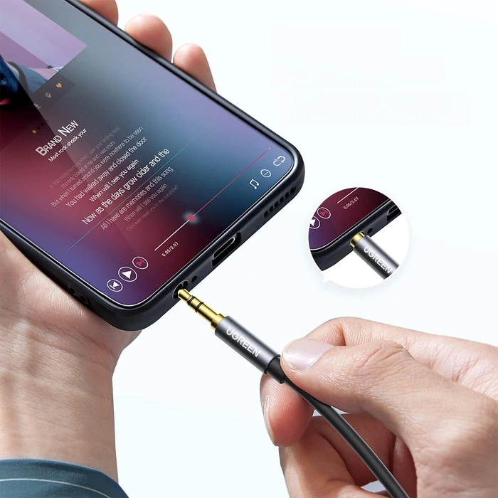 Kabel Ugreen AV118 10595 mini jack 3,5 mm (męski) / mini jack 3,5 mm (żeński) 3m - srebrny