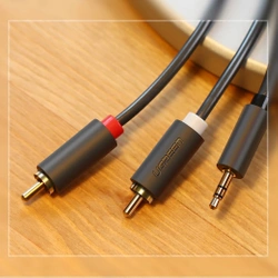 UGREEN AV102 Kabel 2x RCA (Cinch) jack 3.5 mm 5m (czarny)